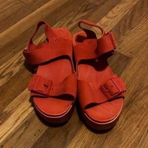 Bryr Monochromatic Gigi sandal in red. Size 8
